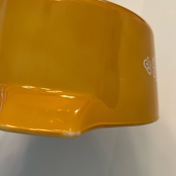 Vintage Pyrex 2 1/2 quart Golden Butterfly White Flowers Bakeware Casserole Dish - Picture 7 of 8